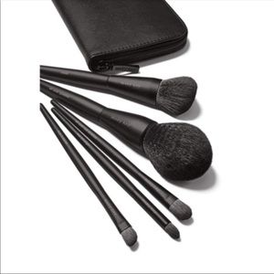 Mary Kay 5 pc Brush Set with Bonus Brush and Case